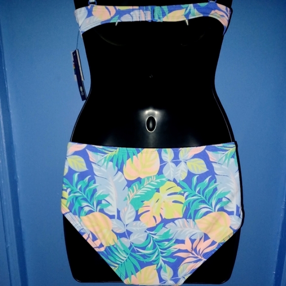 No Boundaries Floral Swimsuit - Picture 4 of 5